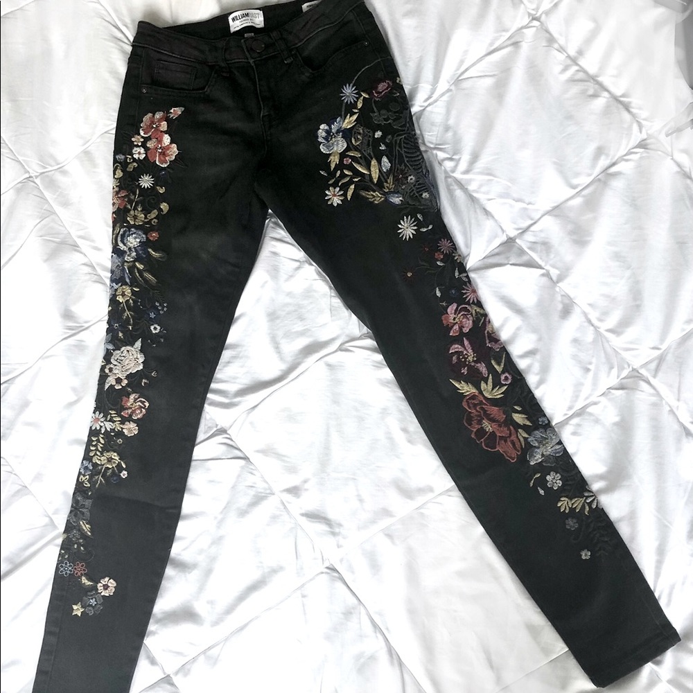 Rare! EUC William Rast Embroidered Skinny Jeans!